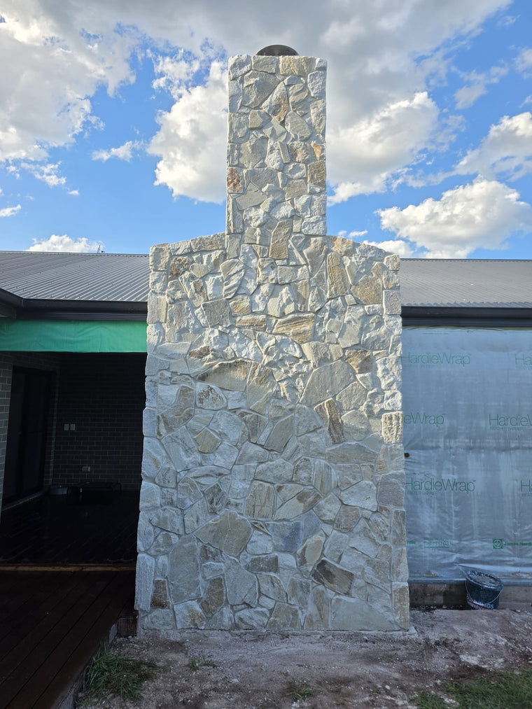 Cresta Beige Stone Cladding surface character and free-form walling pattern — Stone Cladding