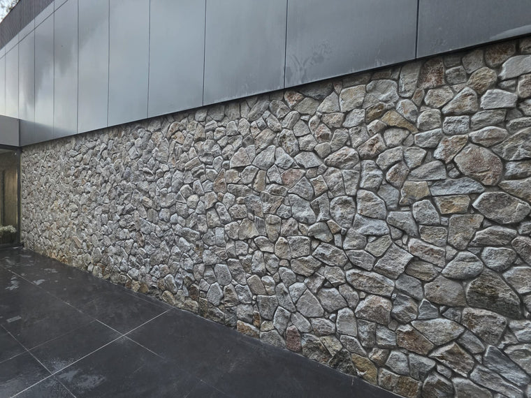 Avelon Stone Cladding surface character and free-form walling pattern — Stone Cladding